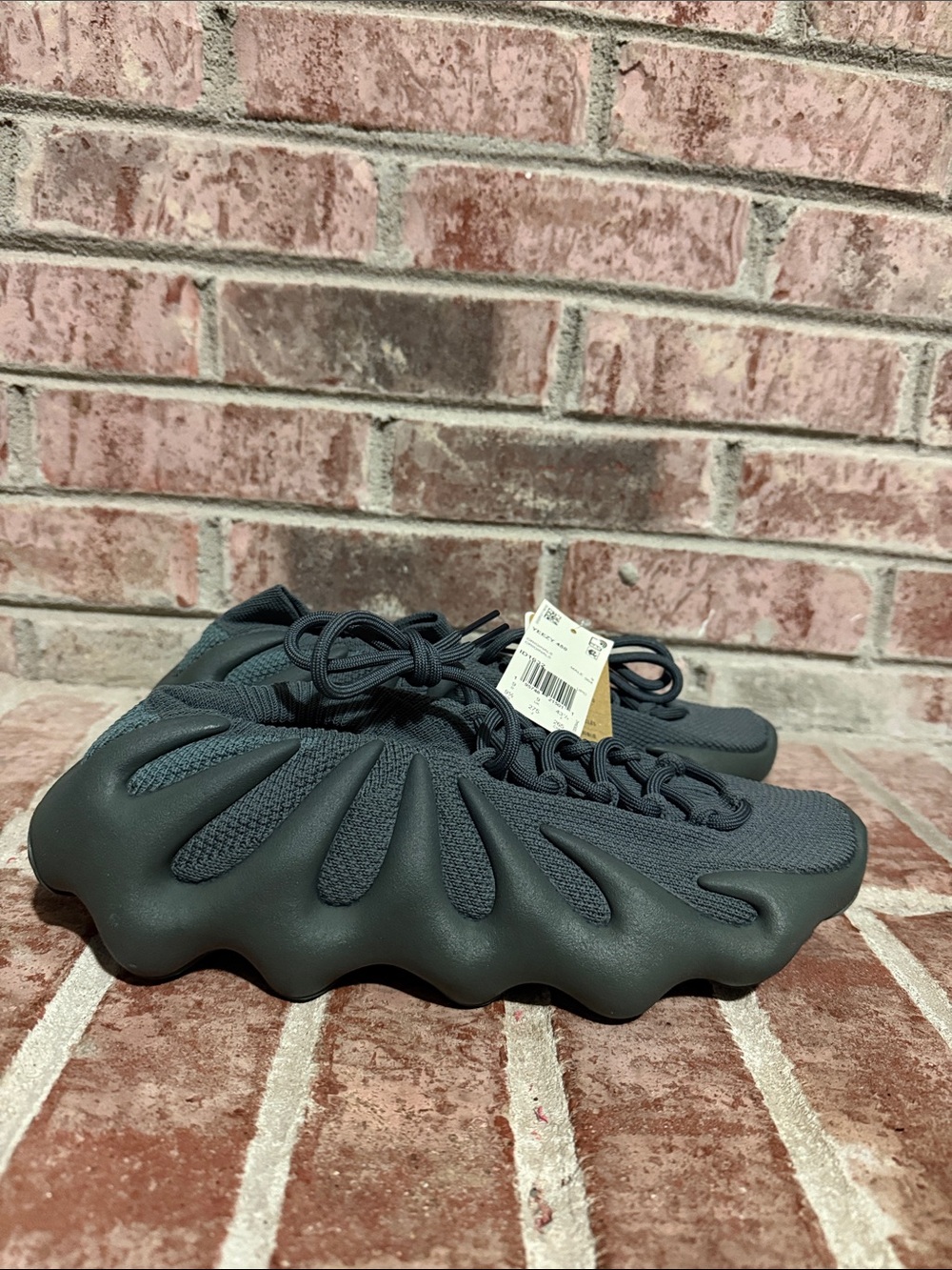 New Yeezy 450 “stone” sneaker size 9.5